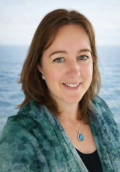 Sharon Burnett headshot, founder of Animal Communication for Healing